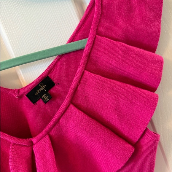 Antwelfth Bright Pink Knit Crop Top, XS, V Neck w Ruffle NWOT - Picture 3 of 4